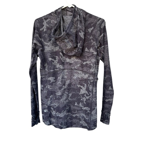 Lululemon Outrun the Elements 1/2 Zip Sweatshirt - Size 4 - Gray Camo - Picture 12 of 13